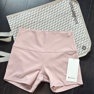 LULULEMON ALIGN HIGH RISE SHORTS 4” in MINK BERRY SZ 8 NWT